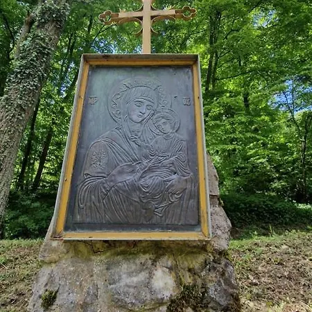 Neo Jezero Bruje בית נופש *